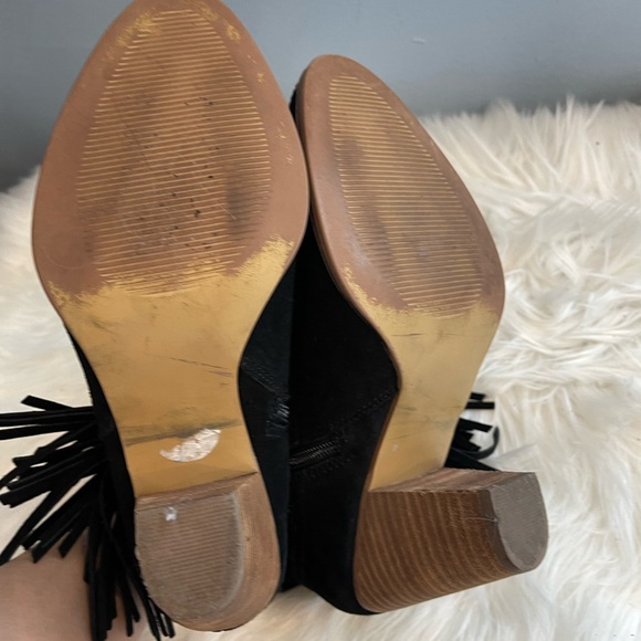 AUTHENTIC STEVE MADDEN SUEDE FRINGE BLACK BOOTIES SZ 7.5 - Picture 7 of 12
